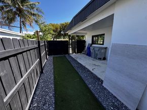 5181 NE 16th Ave, Pompano Beach FL 33064