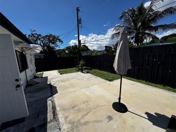 5181 NE 16th Ave, Pompano Beach FL 33064