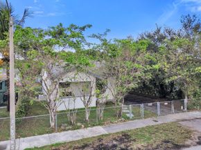 763 NW 41st St, Miami FL 33127