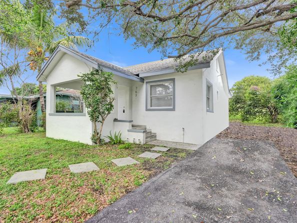 763 NW 41st St, Miami FL 33127