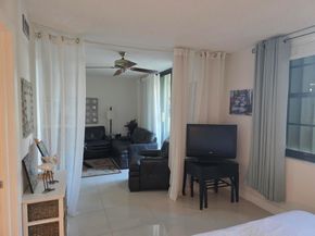 1101 Colony Point Cir 304, Pembroke Pines FL 33026