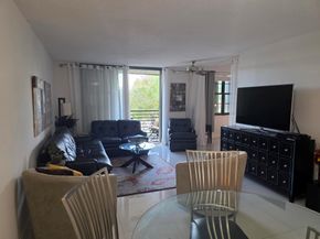 1101 Colony Point Cir 304, Pembroke Pines FL 33026