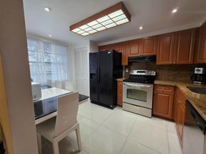 1101 Colony Point Cir 304, Pembroke Pines FL 33026