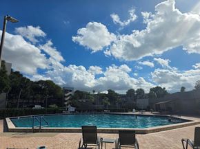 1101 Colony Point Cir 304, Pembroke Pines FL 33026