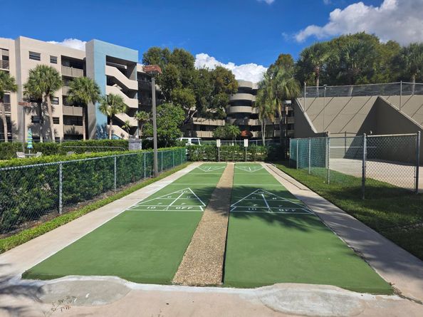 1101 Colony Point Cir 304, Pembroke Pines FL 33026