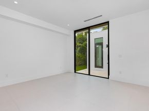 1099 NE 4th Avenue, Boca Raton FL 33432