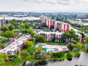 2200 S Cypress Bend Dr 702, Pompano Beach FL 33069