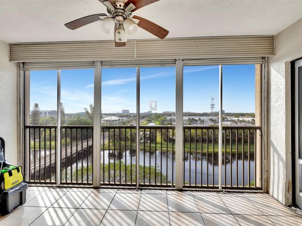 2200 S Cypress Bend Dr 702, Pompano Beach FL 33069