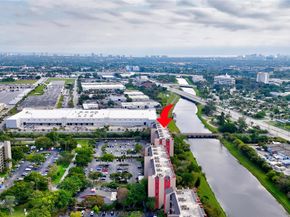 2200 S Cypress Bend Dr 702, Pompano Beach FL 33069