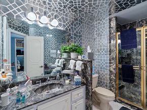 127 Peruvian Avenue 202, Palm Beach FL 33480