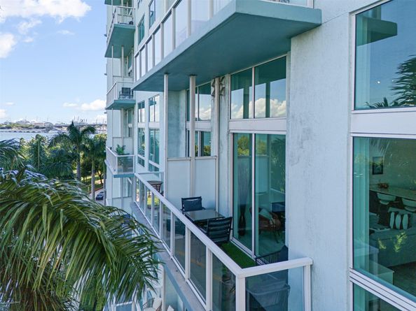 1900 N Bayshore Dr 706, Miami FL 33132