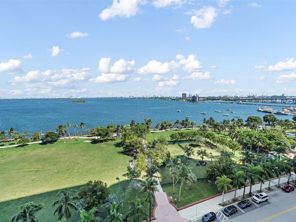 1900 N Bayshore Dr 706, Miami FL 33132