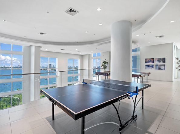1900 N Bayshore Dr 706, Miami FL 33132