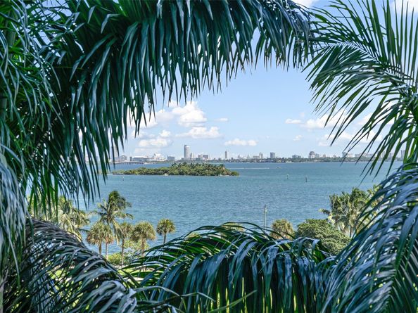 1900 N Bayshore Dr 706, Miami FL 33132