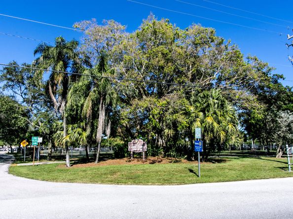 215 NE 14 Avenue, Pompano Beach FL 33060