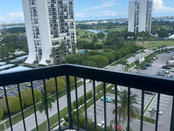 2425 Presidential Way 1203, West Palm Beach FL 33401