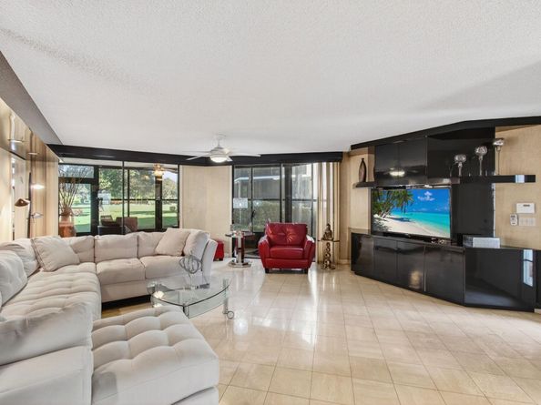 15321 Strathearn Drive 10902, Delray Beach FL 33446