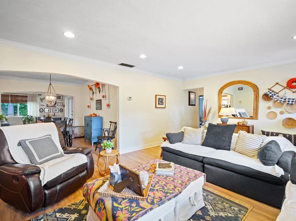 10611 NW 18th Place, Pembroke Pines FL 33026