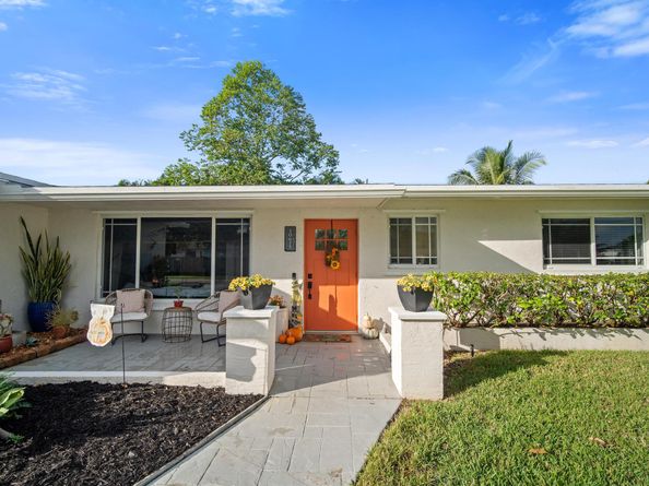 10611 NW 18th Place, Pembroke Pines FL 33026