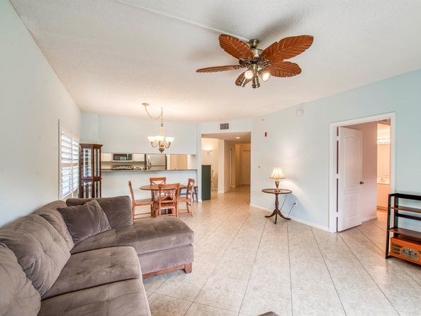 800 Uno Lago Drive 105, Juno Beach FL 33408