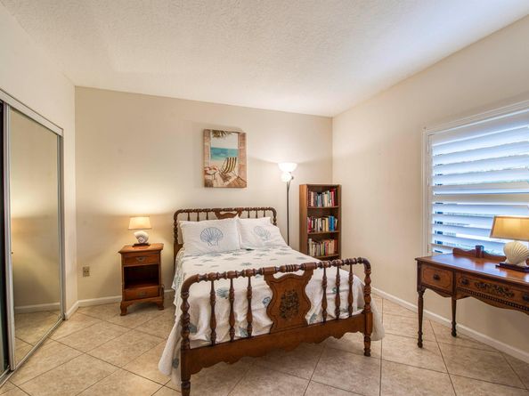 800 Uno Lago Drive 105, Juno Beach FL 33408