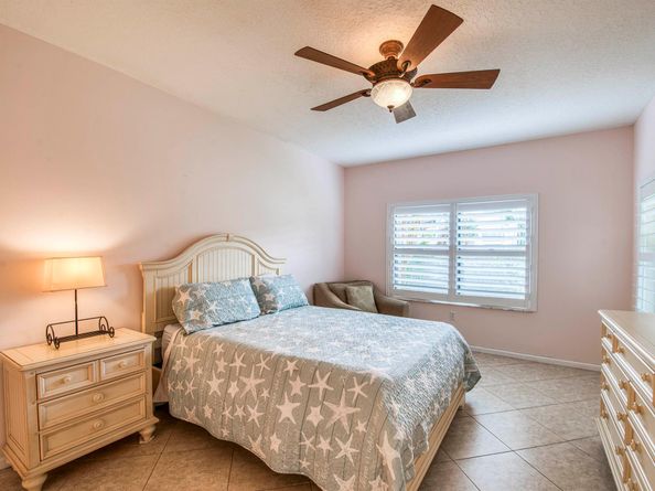 800 Uno Lago Drive 105, Juno Beach FL 33408