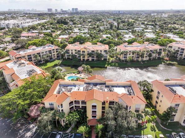 800 Uno Lago Drive 105, Juno Beach FL 33408