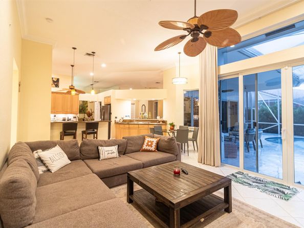 5062 Kensington Cir, Coral Springs FL 33076