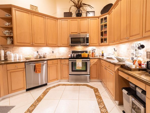 5062 Kensington Cir, Coral Springs FL 33076