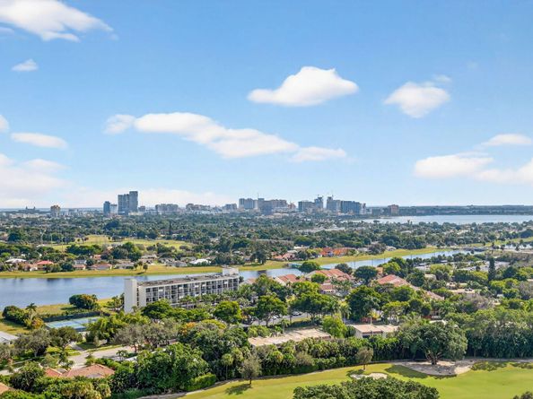1900 Consulate Place 2201, West Palm Beach FL 33401
