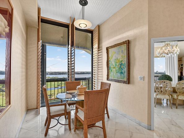 1900 Consulate Place 2201, West Palm Beach FL 33401