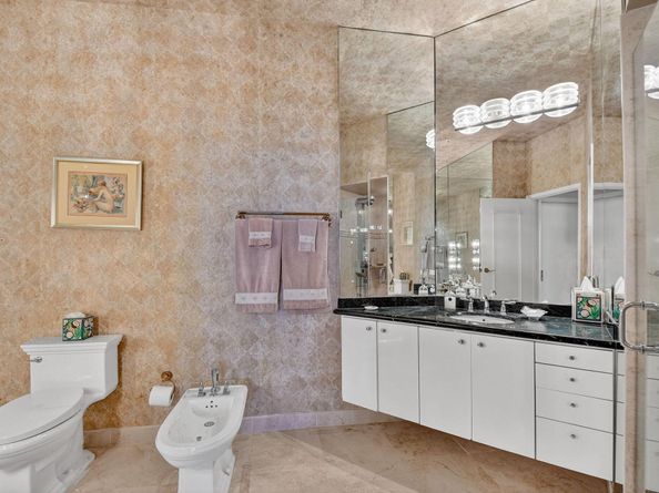 1900 Consulate Place 2201, West Palm Beach FL 33401