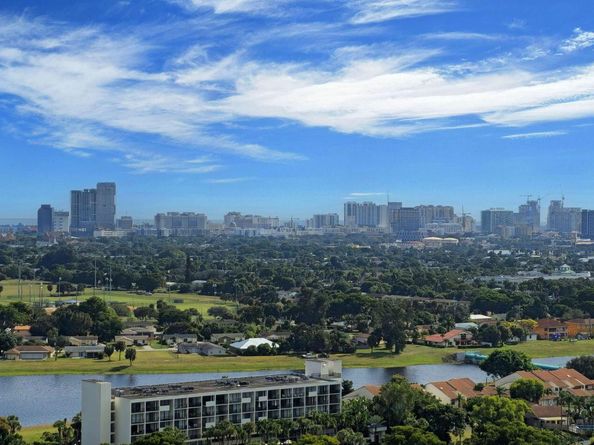 1900 Consulate Place 2201, West Palm Beach FL 33401