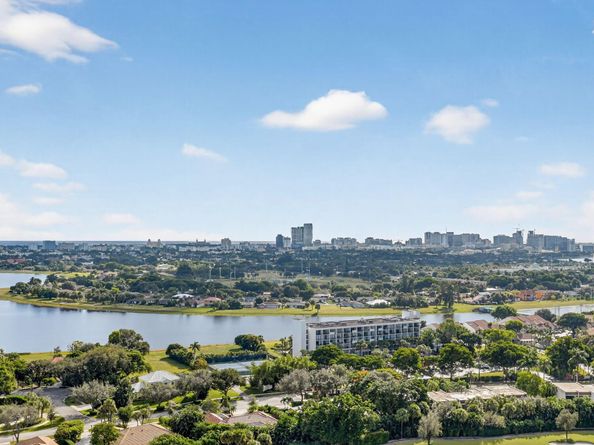 1900 Consulate Place 2201, West Palm Beach FL 33401