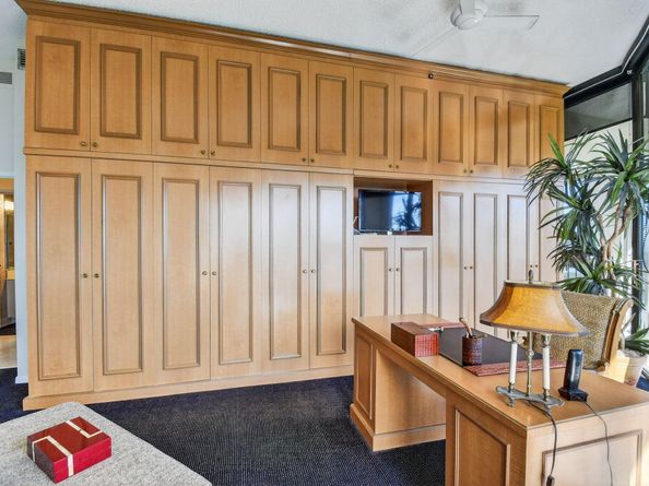 1900 Consulate Place 2201, West Palm Beach FL 33401