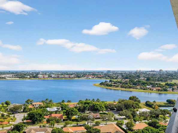 1900 Consulate Place 2201, West Palm Beach FL 33401