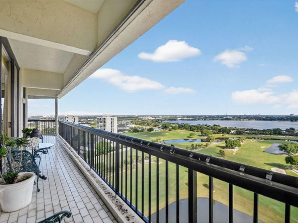 1900 Consulate Place 2201, West Palm Beach FL 33401