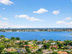 1900 Consulate Place 2201, West Palm Beach FL 33401