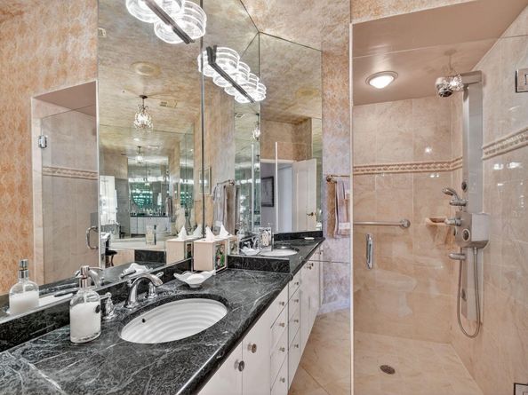 1900 Consulate Place 2201, West Palm Beach FL 33401