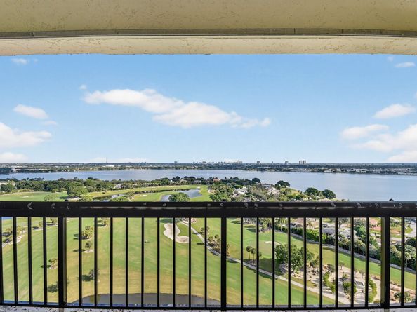 1900 Consulate Place 2201, West Palm Beach FL 33401