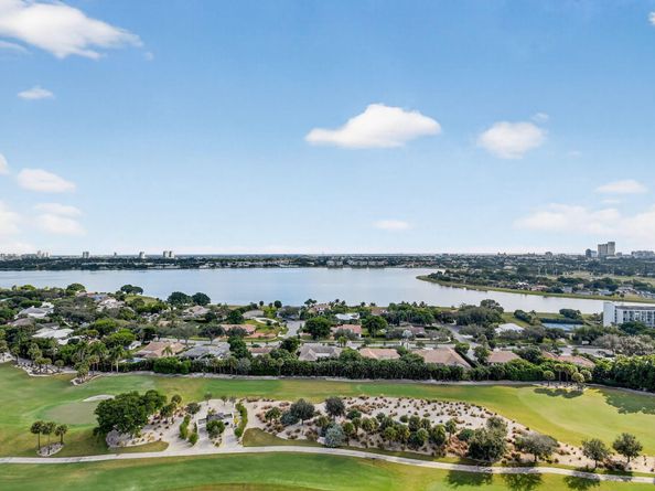 1900 Consulate Place 2201, West Palm Beach FL 33401