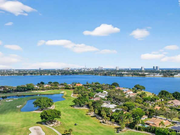 1900 Consulate Place 2201, West Palm Beach FL 33401