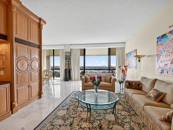 1900 Consulate Place 2201, West Palm Beach FL 33401