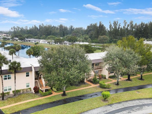 120 Lake Constance Drive, West Palm Beach FL 33411