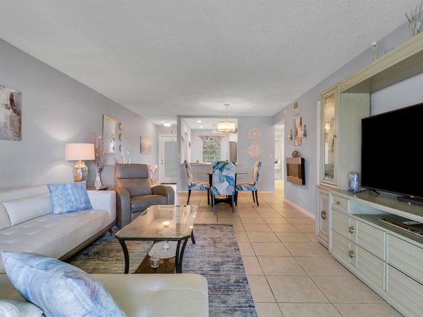 120 Lake Constance Drive, West Palm Beach FL 33411