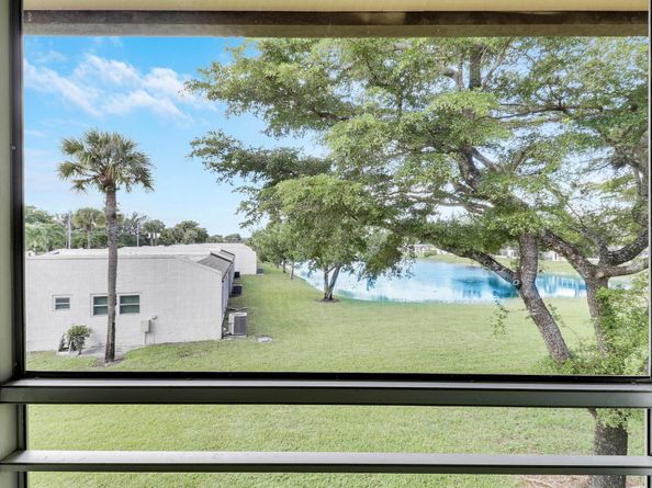 120 Lake Constance Drive, West Palm Beach FL 33411