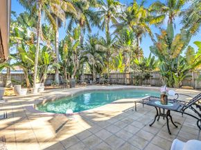 980 SW 70th Ave, Plantation FL 33317