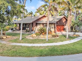 980 SW 70th Ave, Plantation FL 33317