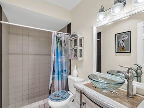 980 SW 70th Ave, Plantation FL 33317