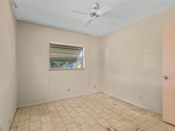 2613 SW Natura Ave, Deerfield Beach FL 33441